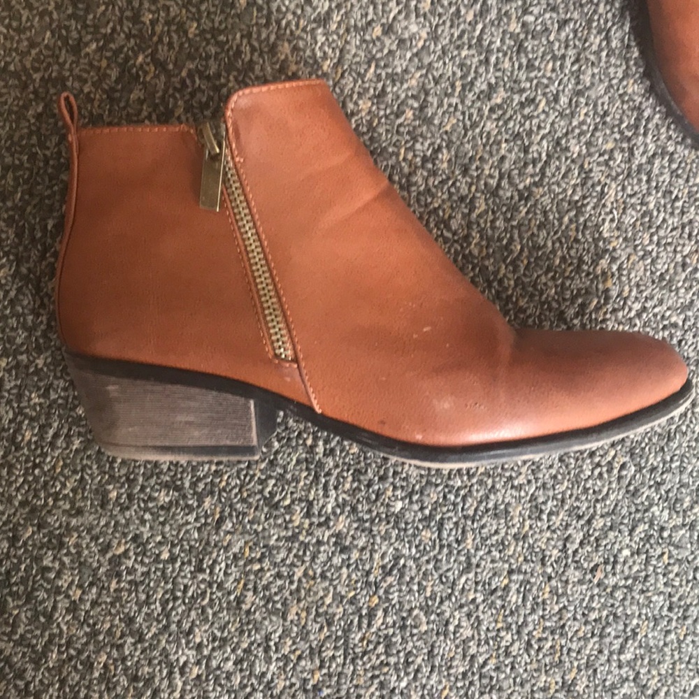 Stylish brown Booties with zipper accent ‼️‼️